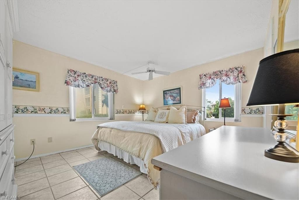 1001 Foxfire Ln 102, Naples, FL 34104-17