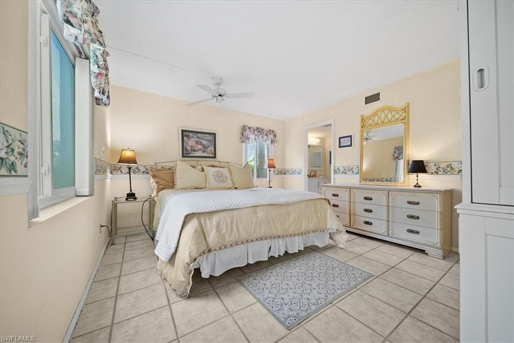 1001 Foxfire Ln 102, Naples, FL 34104-19