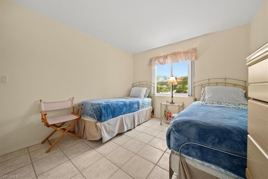 1001 Foxfire Ln 102, Naples, FL 34104-22