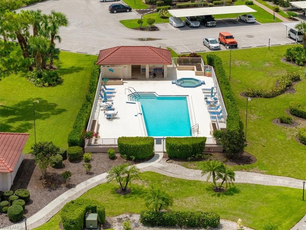 1001 Foxfire Ln 102, Naples, FL 34104-31