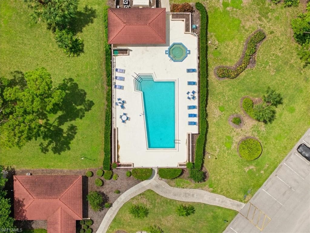 1001 Foxfire Ln 102, Naples, FL 34104-32