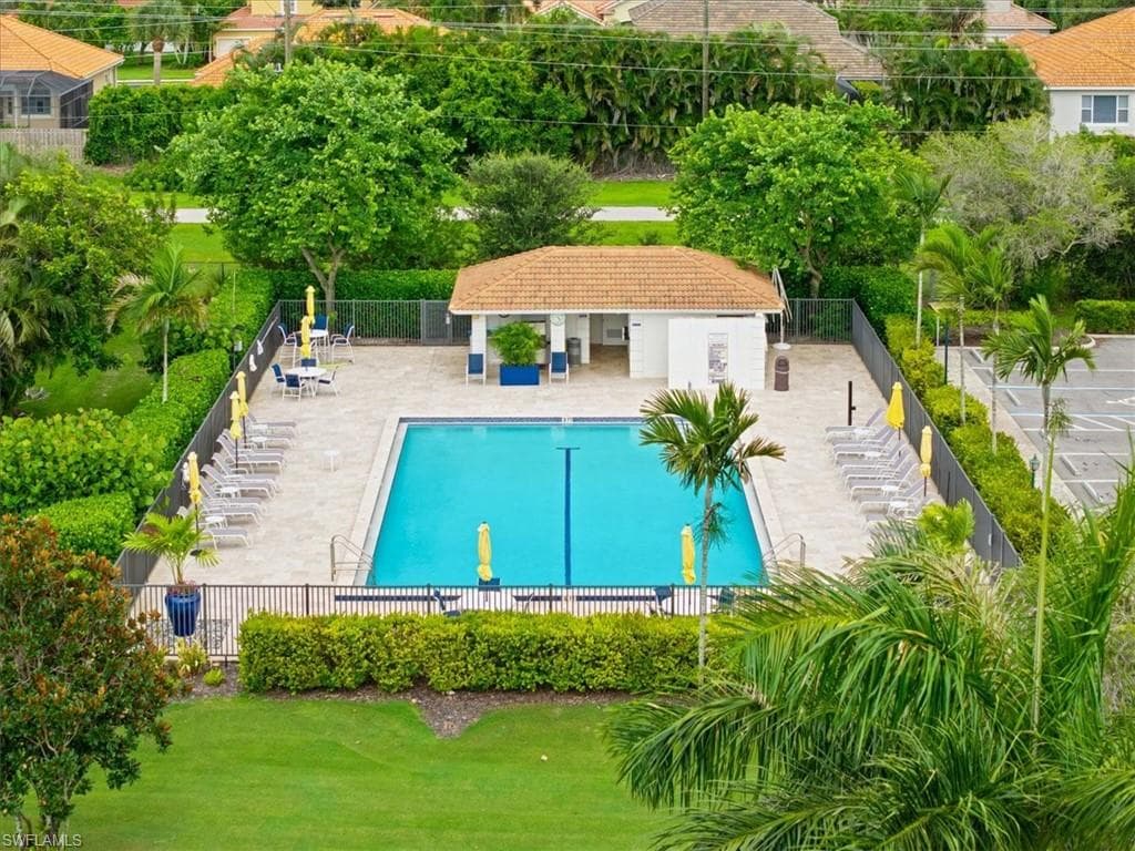 1001 Foxfire Ln 102, Naples, FL 34104-37
