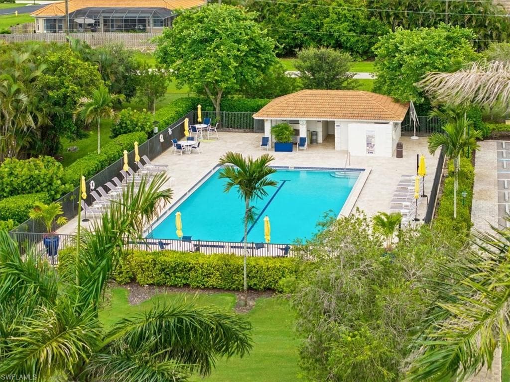 1001 Foxfire Ln 102, Naples, FL 34104-38