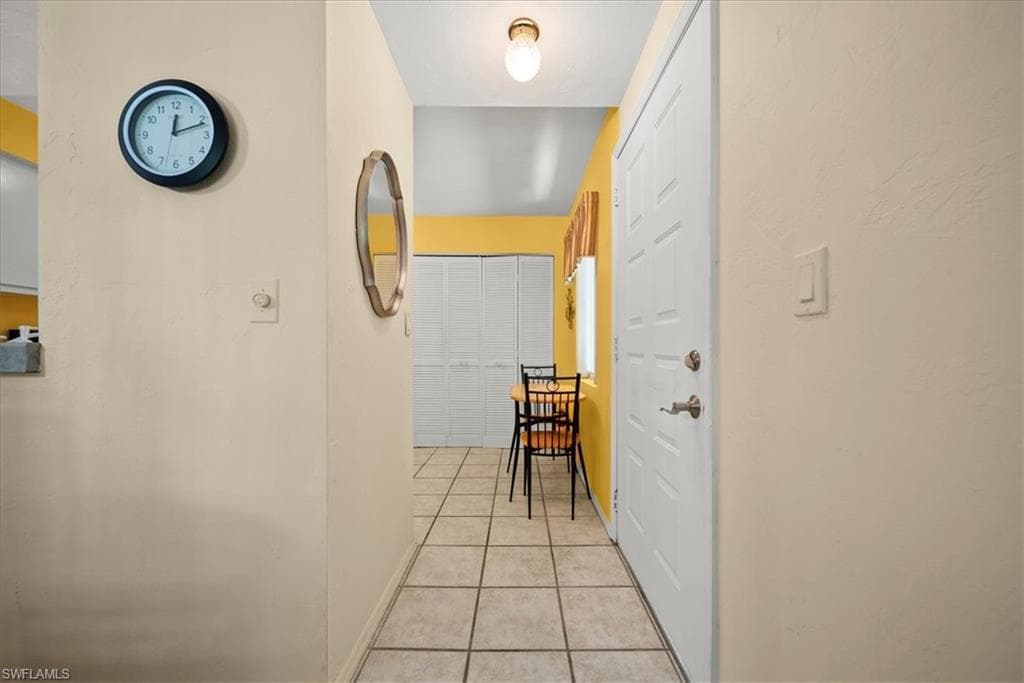 1001 Foxfire Ln 102, Naples, FL 34104-6