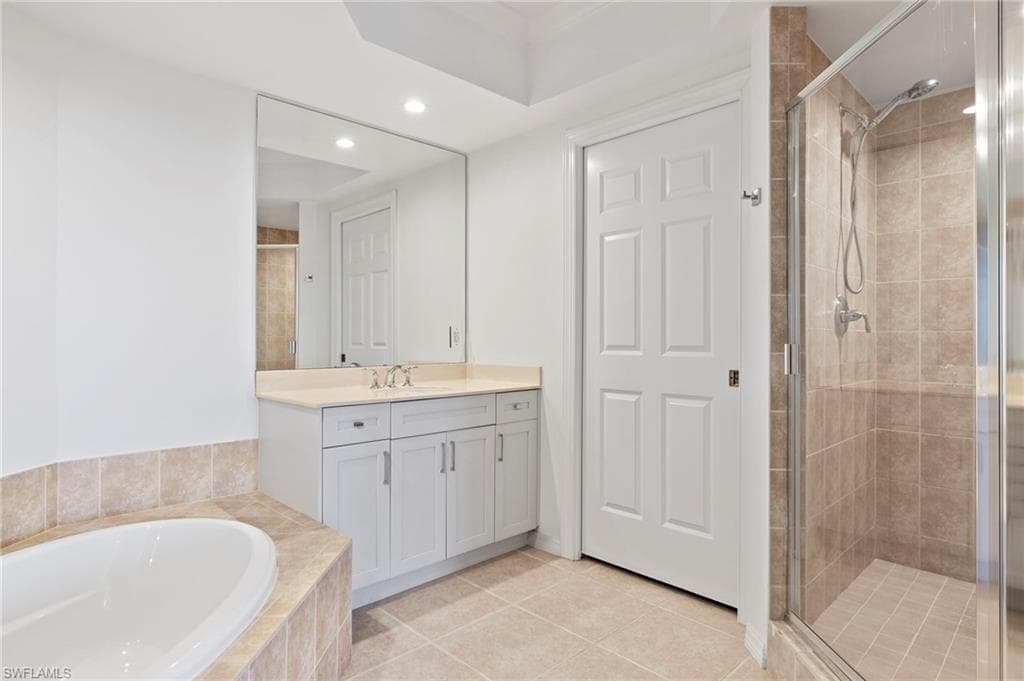 1065 Borghese Ln 403, Naples, FL 34114-18