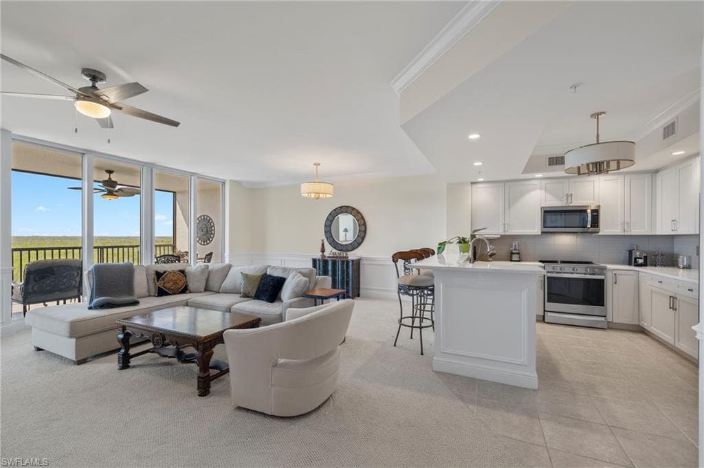 1065 Borghese Ln 403, Naples, FL 34114-3