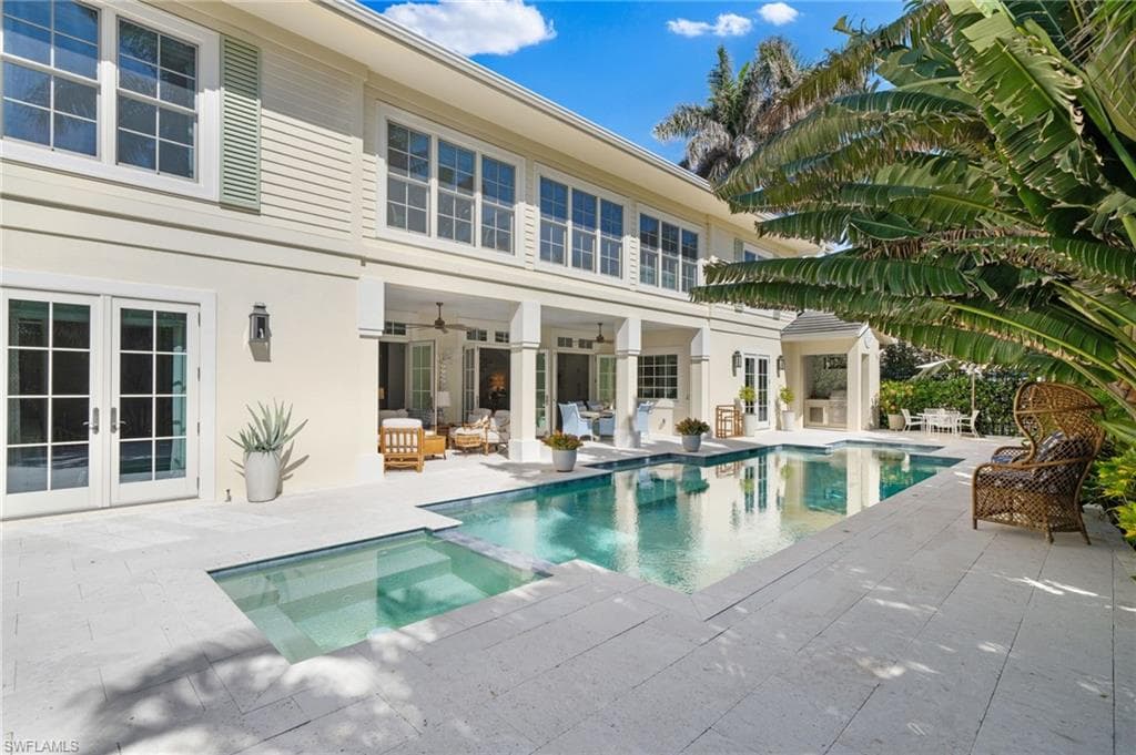 390 Windward Way, Naples, FL 34103-8