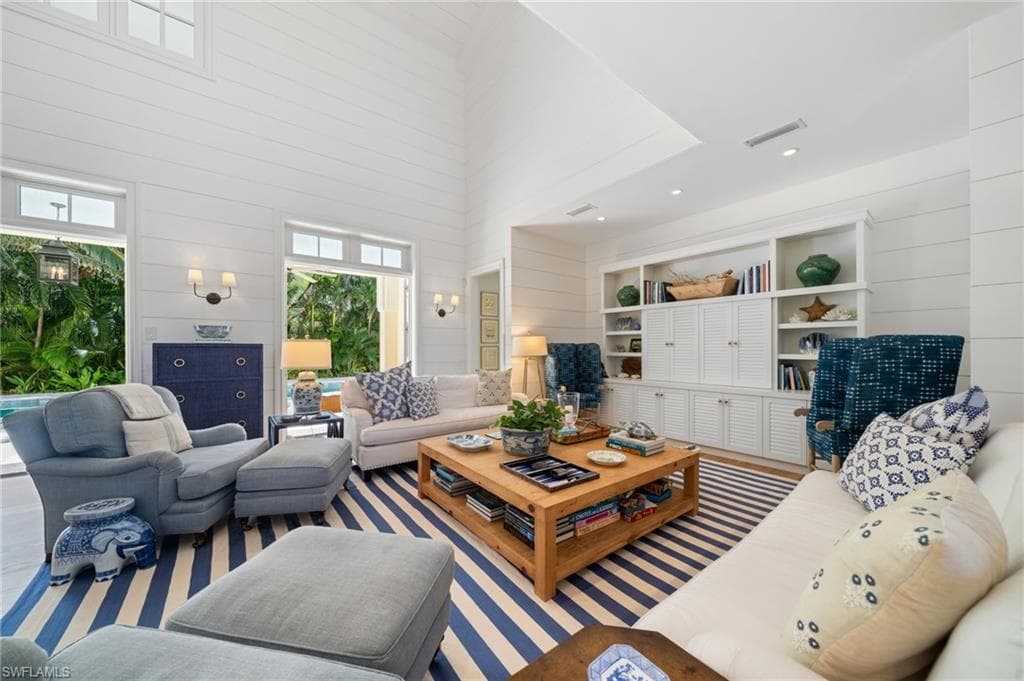 390 Windward Way, Naples, FL 34103-11