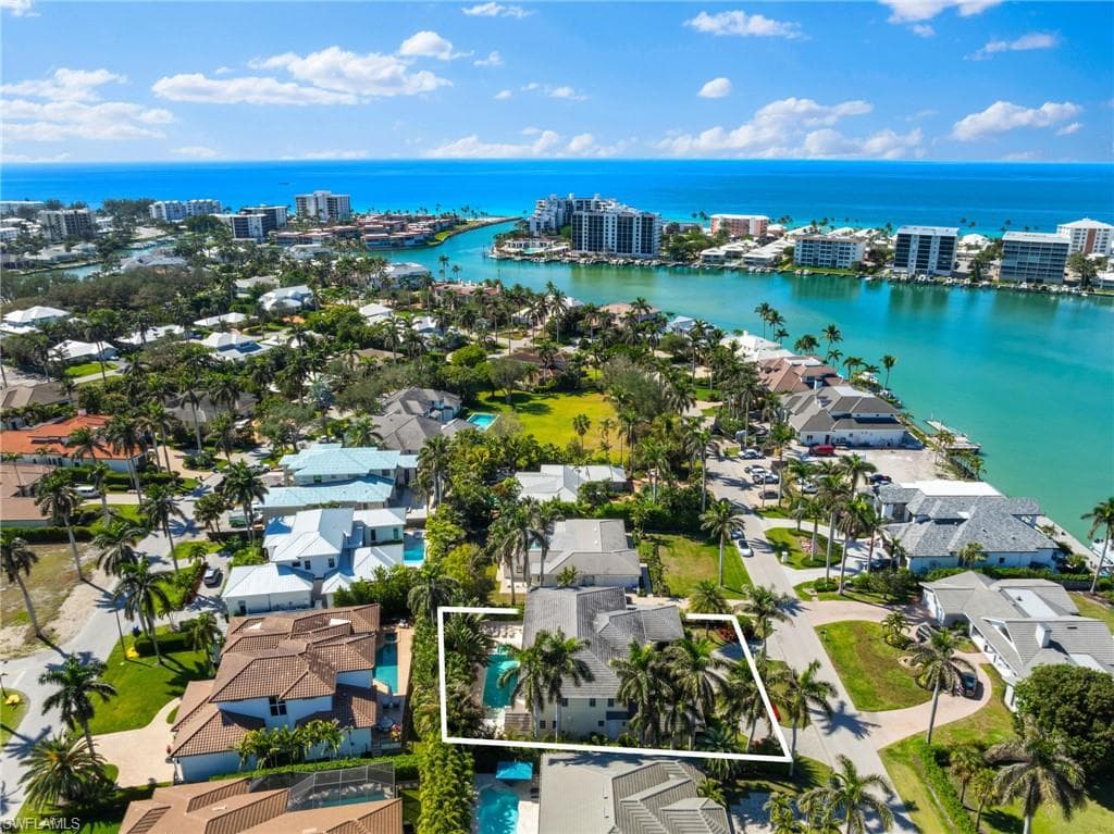 390 Windward Way, Naples, FL 34103-2