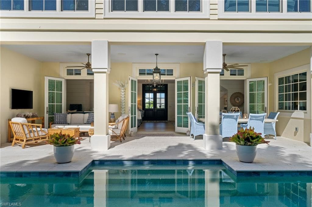 390 Windward Way, Naples, FL 34103-3