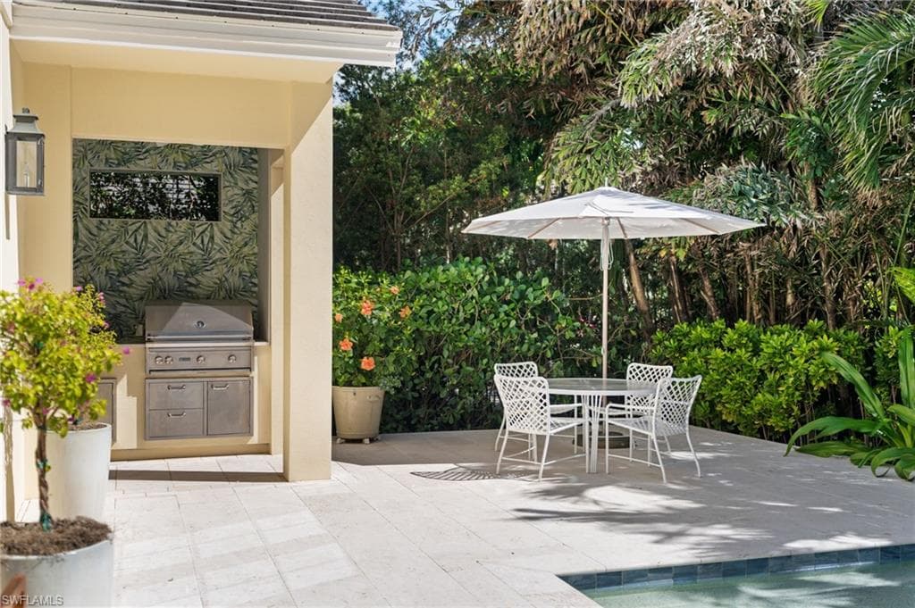 390 Windward Way, Naples, FL 34103-7