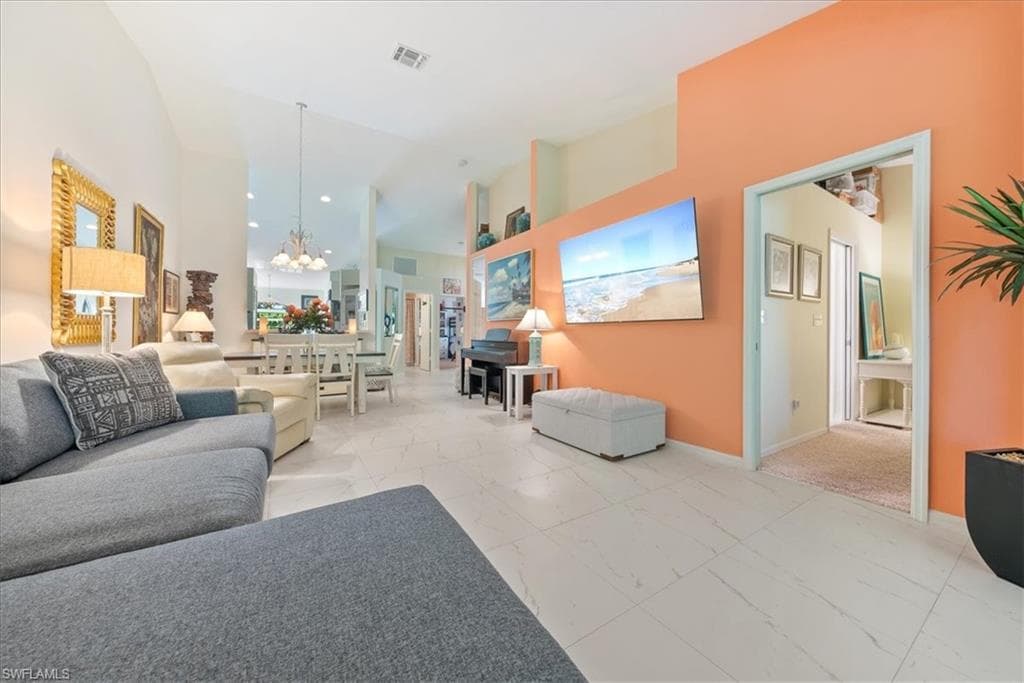 5485 Whitten Dr, Naples, FL 34104-12