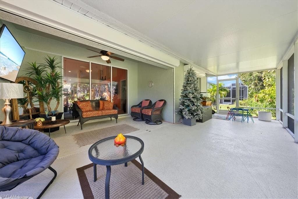 5485 Whitten Dr, Naples, FL 34104-22