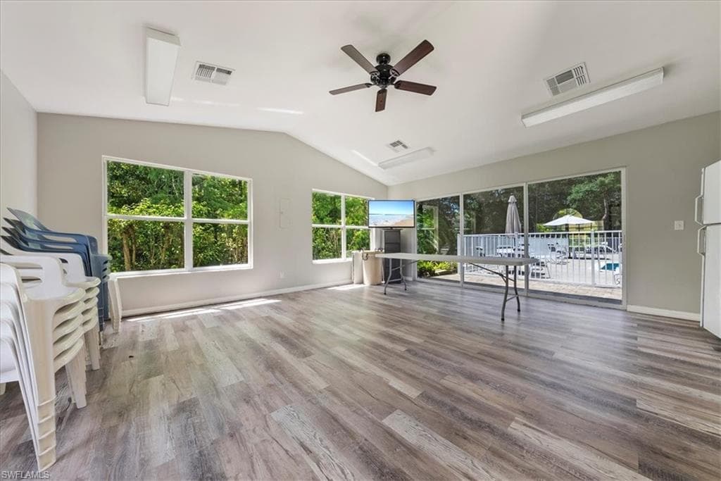 5485 Whitten Dr, Naples, FL 34104-28