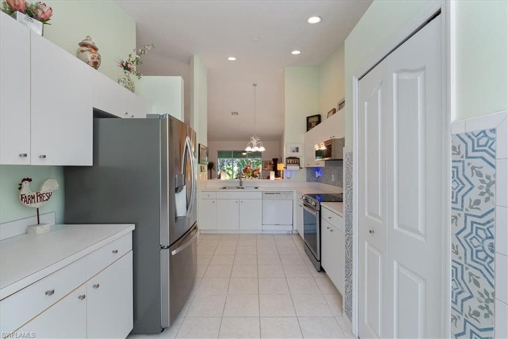 5485 Whitten Dr, Naples, FL 34104-6