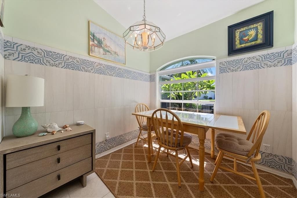 5485 Whitten Dr, Naples, FL 34104-7