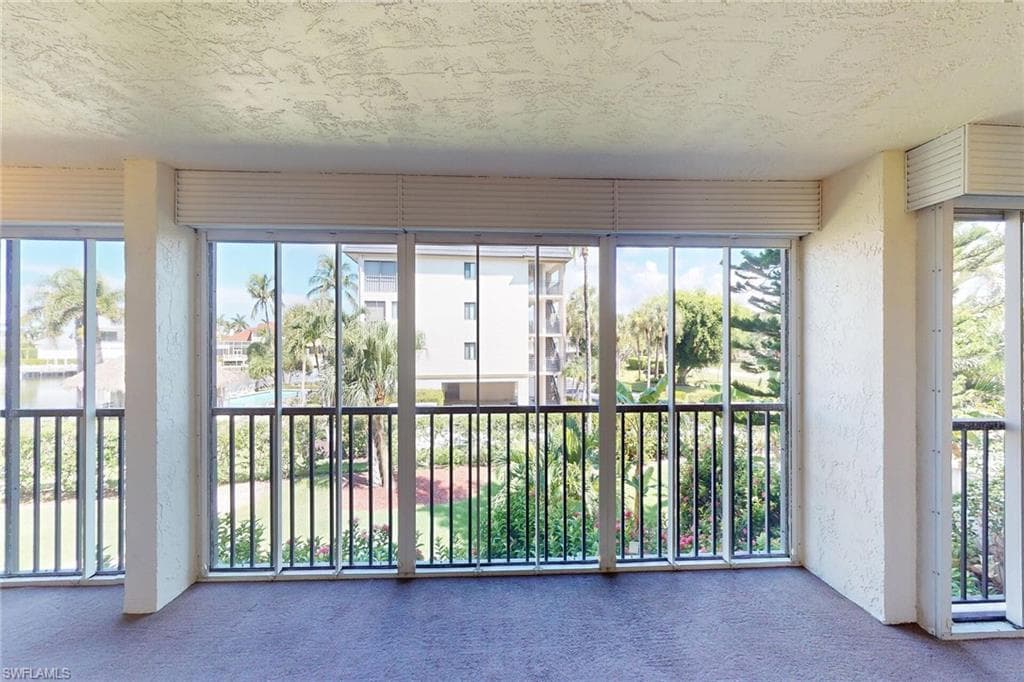 838 Elkcam Cir 202, Marco Island, FL 34145-14