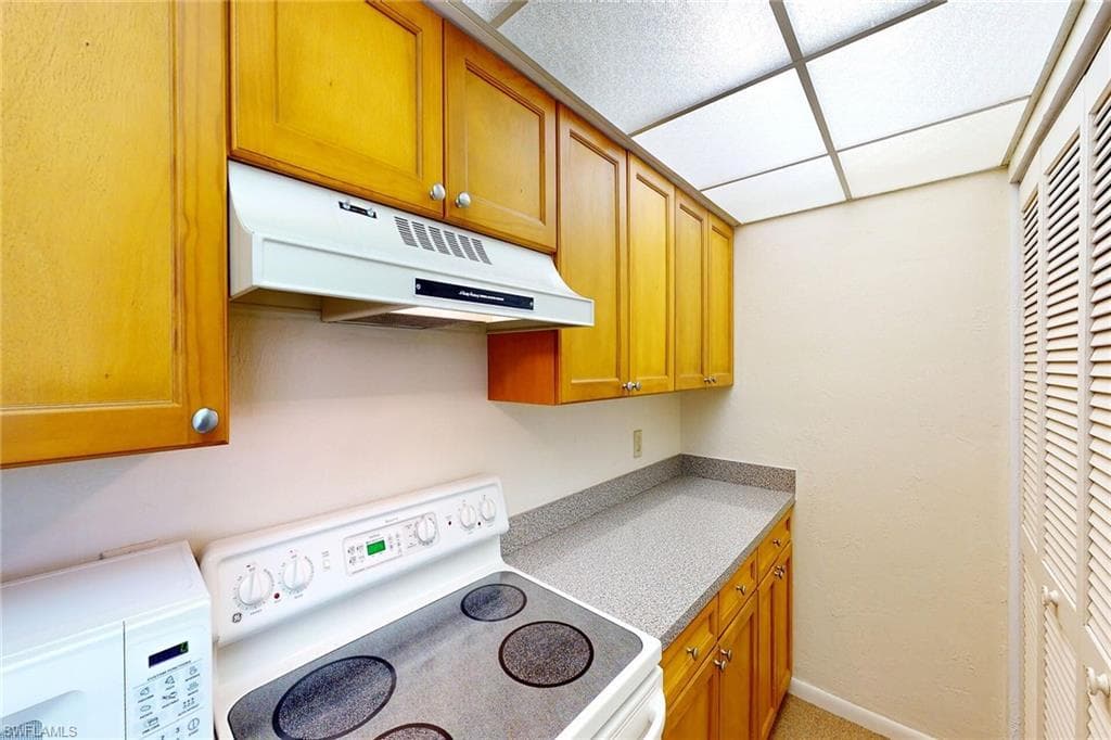 838 Elkcam Cir 202, Marco Island, FL 34145-17
