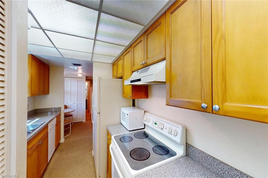 838 Elkcam Cir 202, Marco Island, FL 34145-18