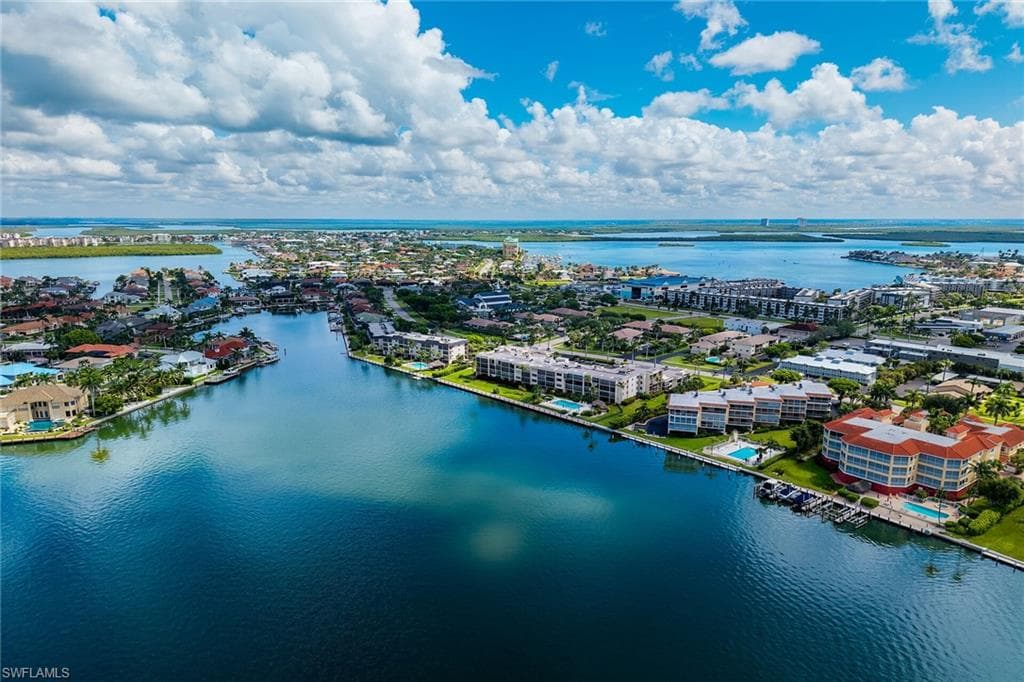 838 Elkcam Cir 202, Marco Island, FL 34145-32