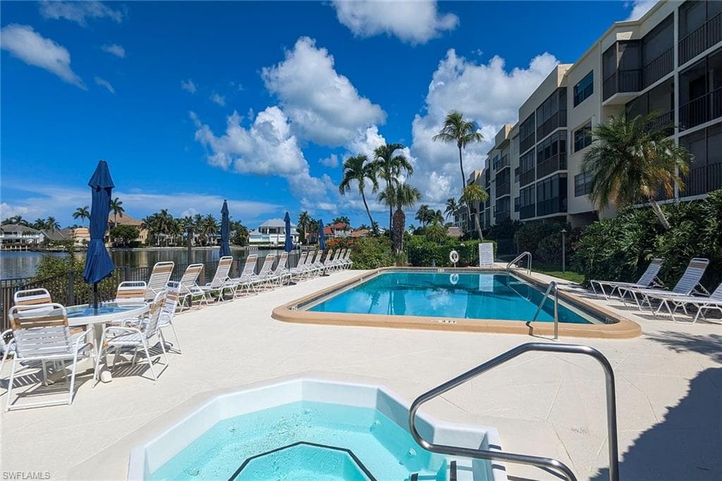 838 Elkcam Cir 202, Marco Island, FL 34145-33