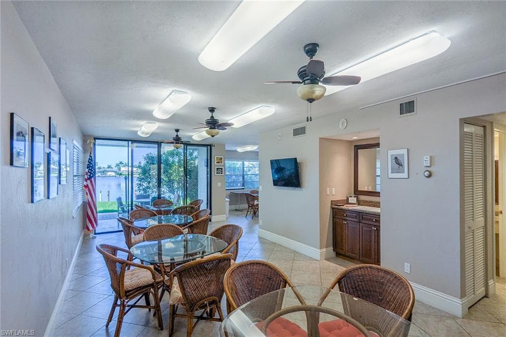 838 Elkcam Cir 202, Marco Island, FL 34145-37