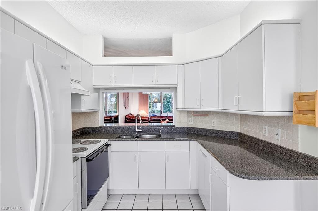9522 Windsor Club Cir, Fort Myers, FL 33905-11