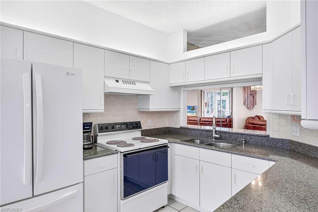 9522 Windsor Club Cir, Fort Myers, FL 33905-12