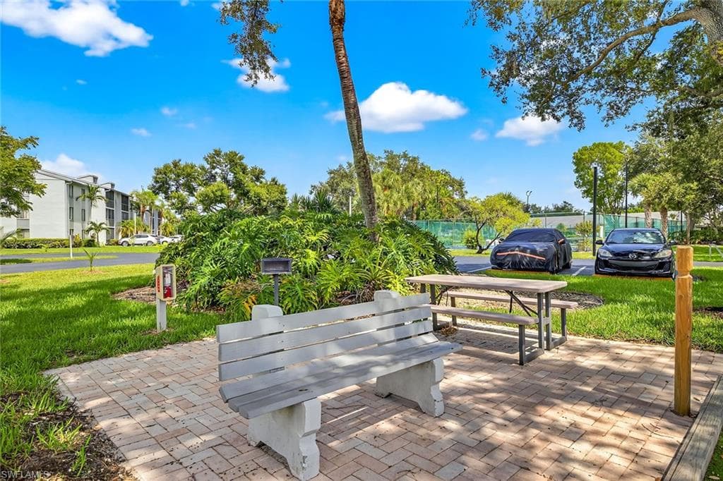 9522 Windsor Club Cir, Fort Myers, FL 33905-33