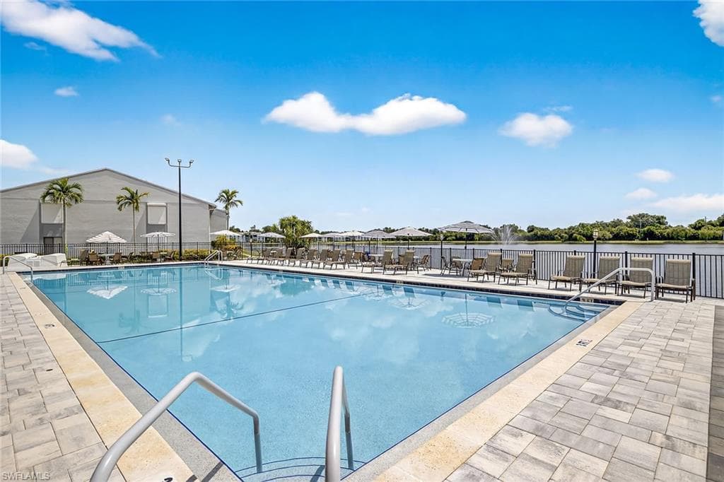 9522 Windsor Club Cir, Fort Myers, FL 33905-36