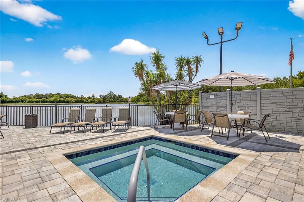 9522 Windsor Club Cir, Fort Myers, FL 33905-37