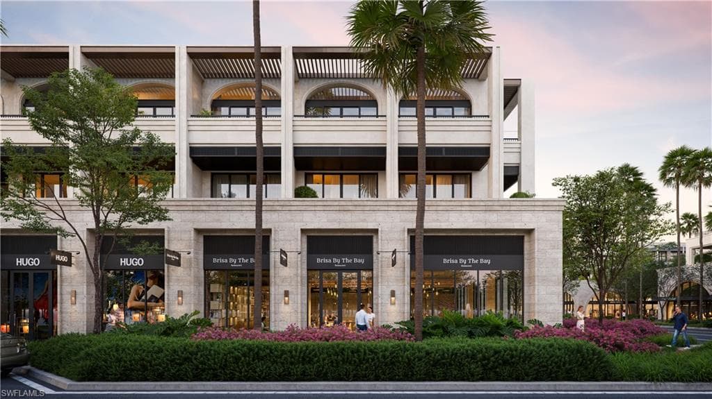 975 6th Ave S 302, Naples, FL 34102-2