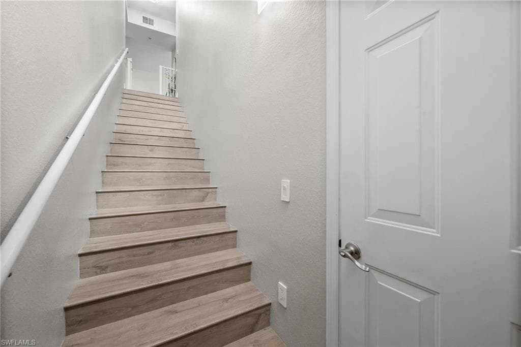 20261 Estero Gardens Cir 207, Estero, FL 33928-8