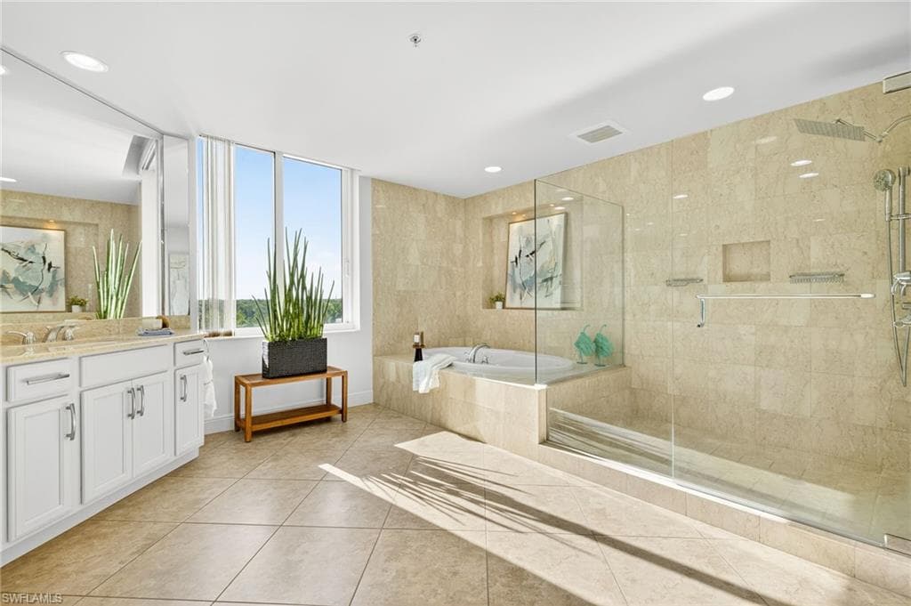265 Indies Way 503, Naples, FL 34110-23