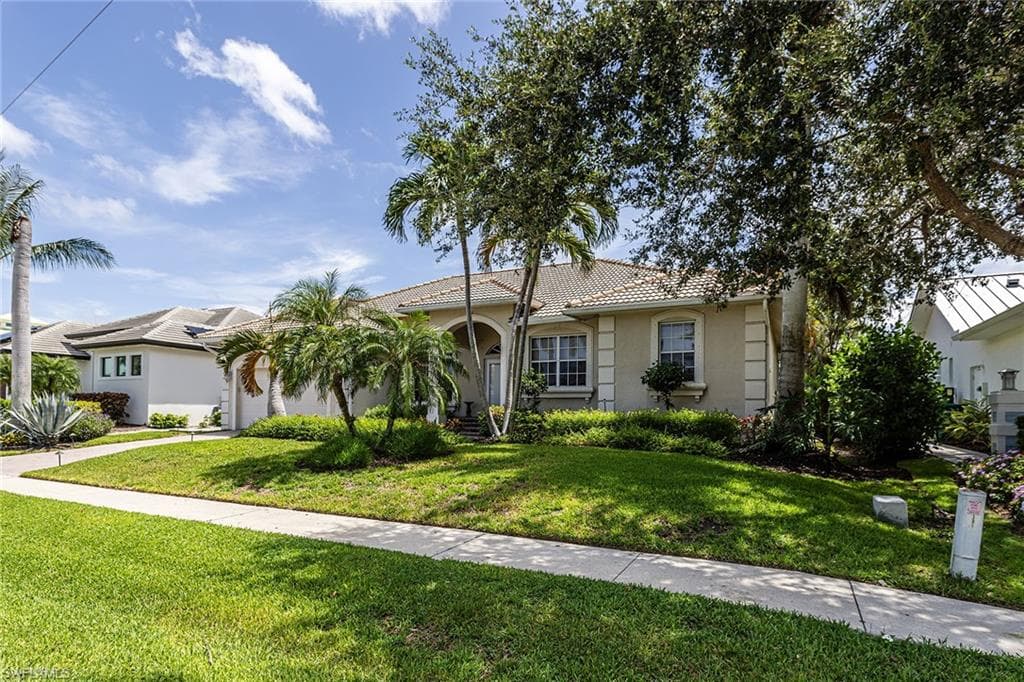331 Waterleaf Ct, Marco Island, FL 34145-23