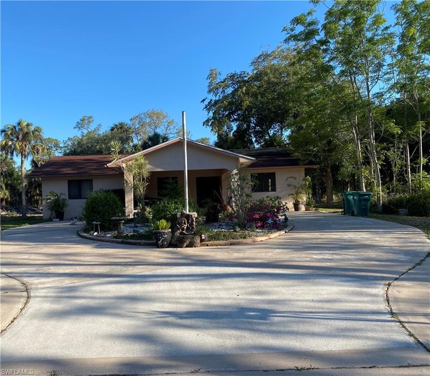 3680 7th Ave SW, Naples, FL 34117-2