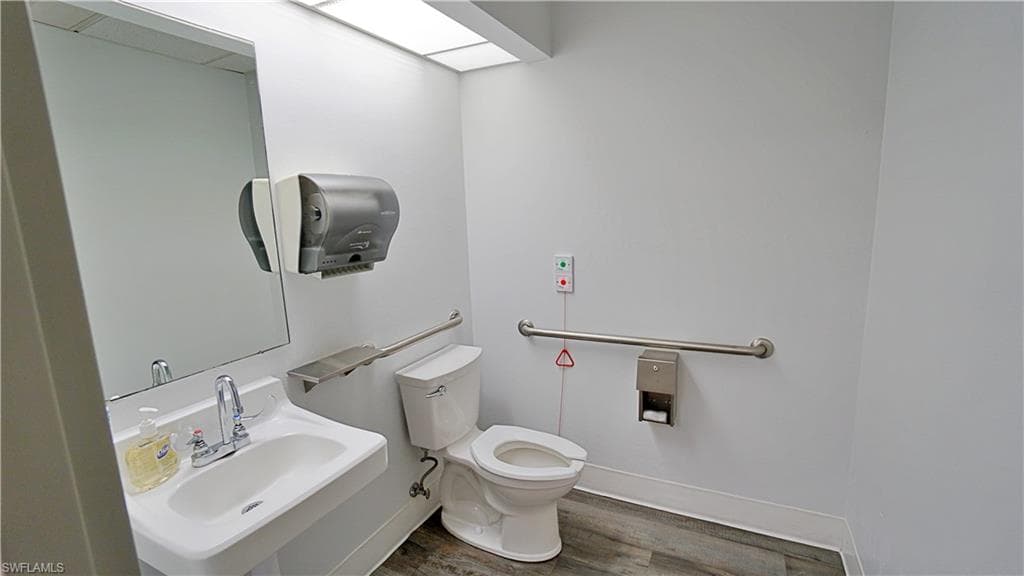1885 Health Pkwy, Naples, FL 34109-28