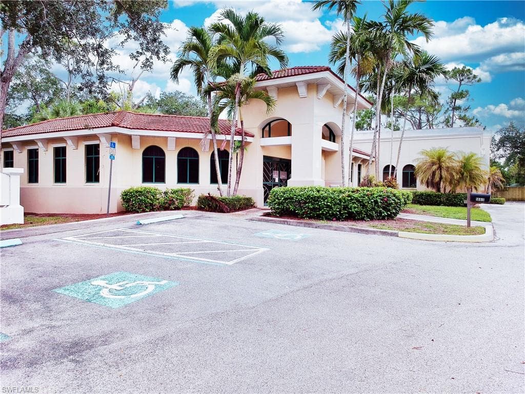 1885 Health Pkwy, Naples, FL 34109-4