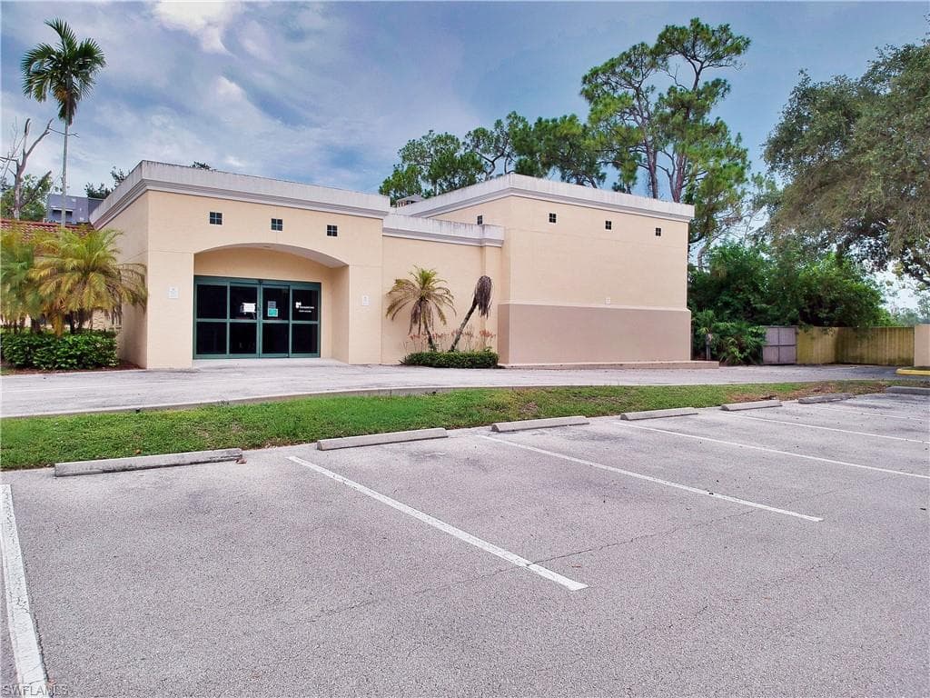 1885 Health Pkwy, Naples, FL 34109-7