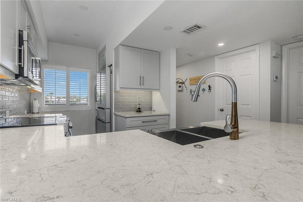 730 Elkcam Cir 302, Marco Island, FL 34145-17