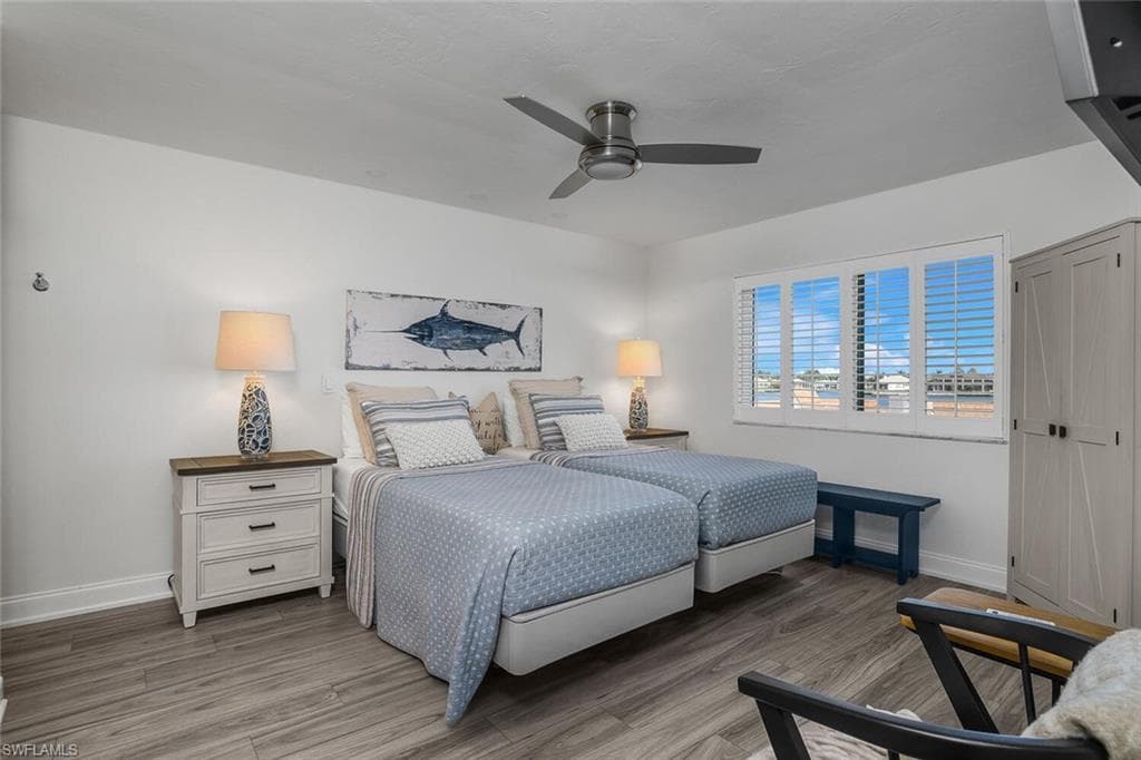 730 Elkcam Cir 302, Marco Island, FL 34145-25