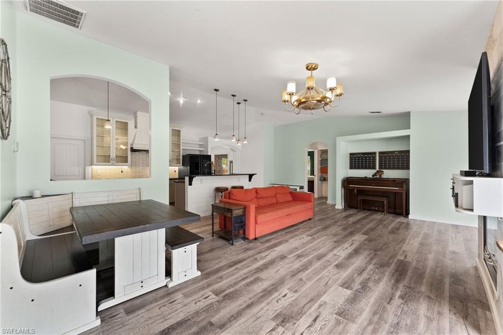 4420 43rd Ave NE, Naples, FL 34120-9