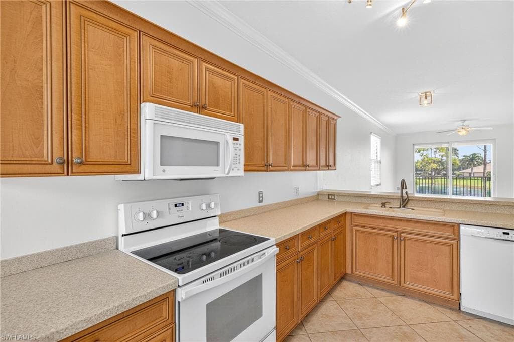 8470 Kingbird Loop 1021, Estero, FL 33967-3