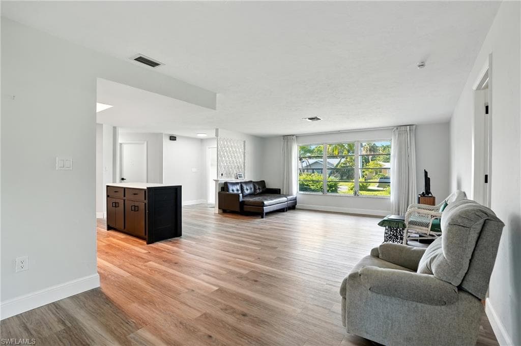 4539 Parrot Ave, Naples, FL 34104-9