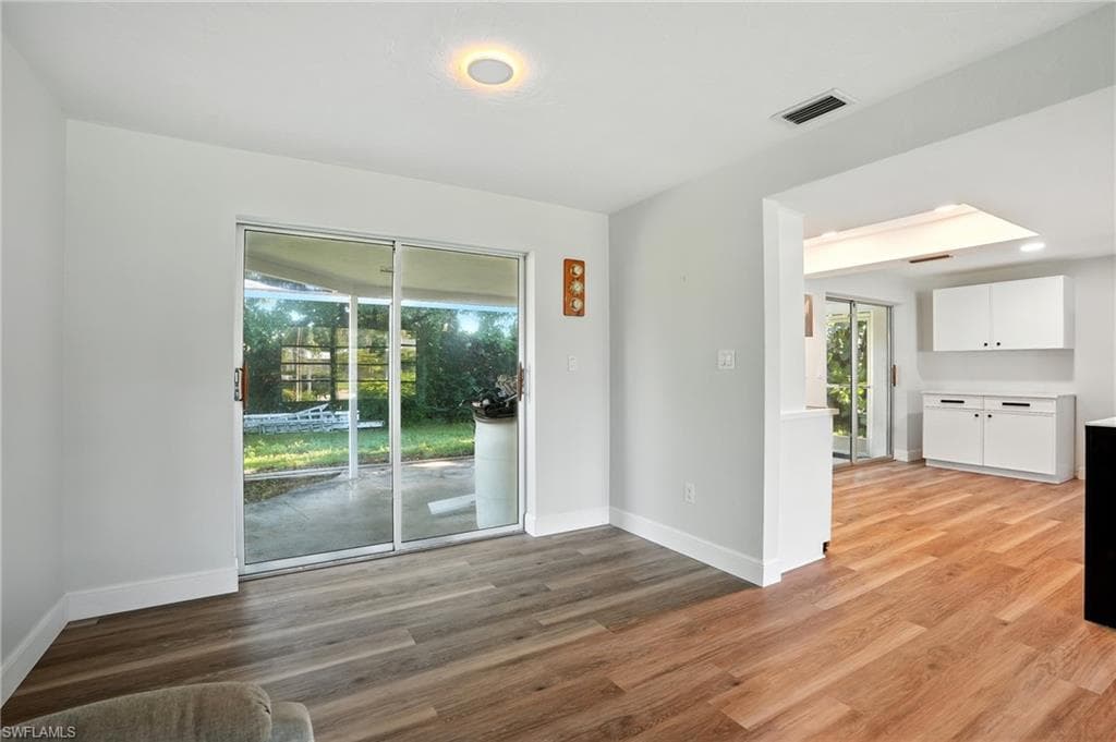 4539 Parrot Ave, Naples, FL 34104-10