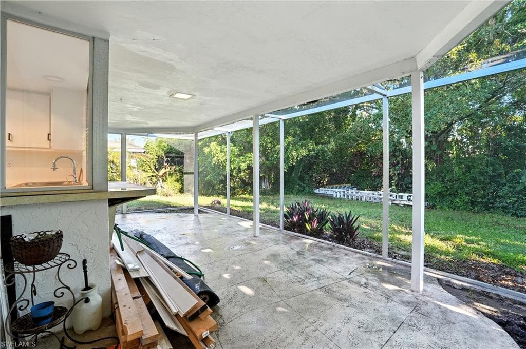 4539 Parrot Ave, Naples, FL 34104-15