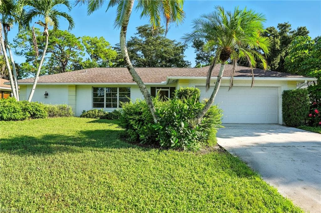 4539 Parrot Ave, Naples, FL 34104-2