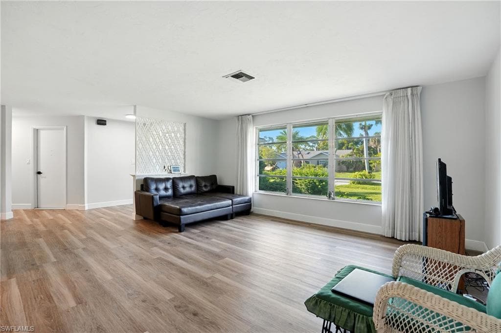 4539 Parrot Ave, Naples, FL 34104-5