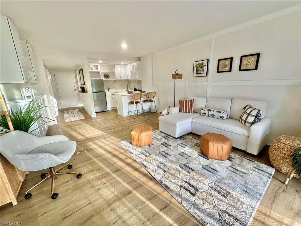 5 Bluebill Ave 105, Naples, FL 34108-7