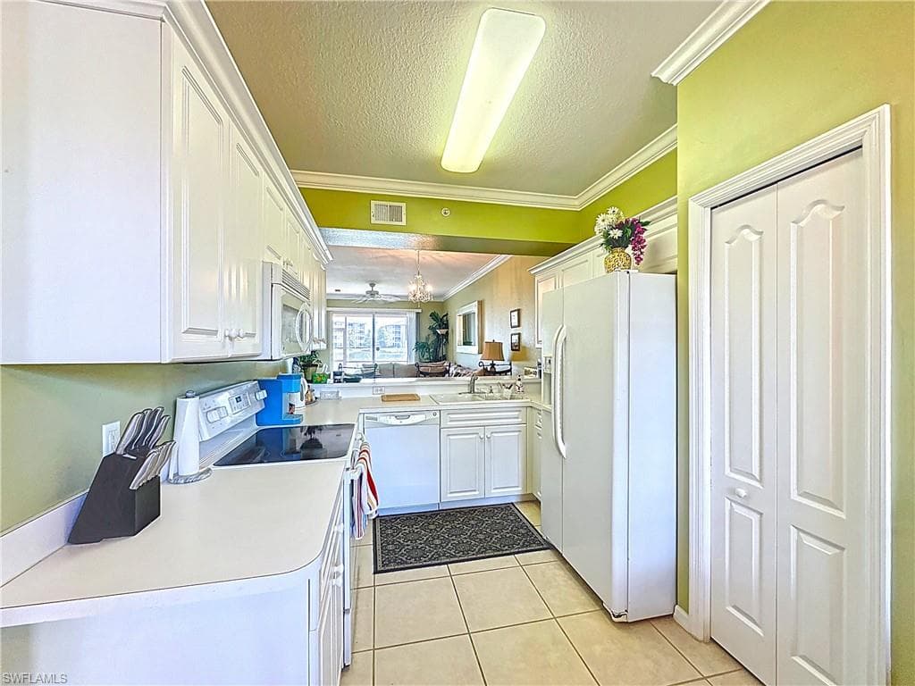 8570 Kingbird Loop 516, Estero, FL 33967-4
